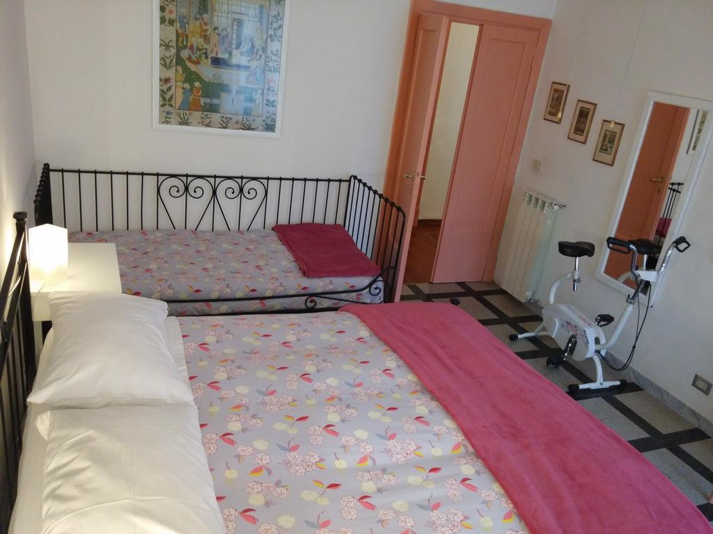 Ferienwohnung Living in San Peter Rom Zimmer foto